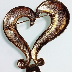 Винтажная брошь от Avon в форме сердца с жемчужиной