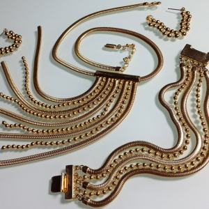 Комплект от "Ben-Amun": колье с подвеской, браслет и серьги
