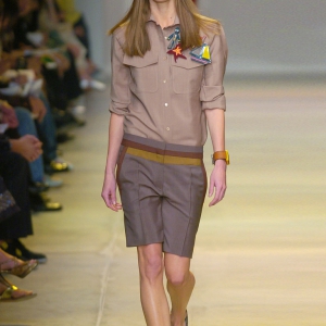 Брошь солдат из коллекции Prada Spring 2005 Ready-to-Wear