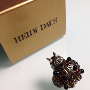 Кольцо от "Heidi Daus" с Божьей Коровкой, размер 5 USA