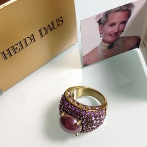 Кольцо от "Heidi Daus" с кабошоном и кристаллами, размер 5 USA