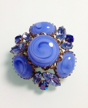 Винтажная брошь от ''Regency''  с кабошонами и австрийскими кристаллами голубого цвета