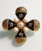Винтажная брошь от ''Premier Designs'' в форме креста с жемчугом и кристаллами