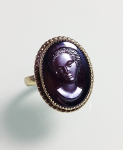 Винтажное кольцо от ''Whiting & Davis'' с камеей из гематита