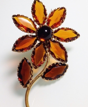Винтажная брошь от Adrien Mann в форме цветка
