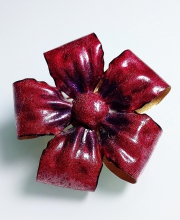 Винтажная брошь от ''Vendome'' в форме цветка-банта с эмалью