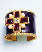 Винтажный браслет от ''Yosca'' с крестом, жемчугом и кристаллами