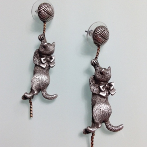 Cерьги-гвоздики с котятами от "Jonette Jewelry Co"