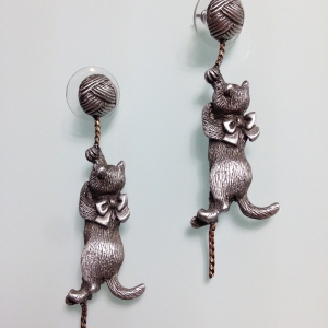 Cерьги-гвоздики с котятами от "Jonette Jewelry Co"