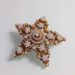 Винтажная брошь-звезда от "Florenza" с жемчугом