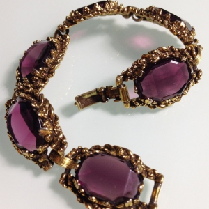 Винтажный браслет со стеклами пурпурно-аметистового цвета