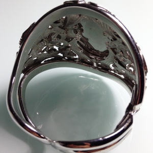 Винтажный браслет-клампер от "Whiting & Davis" с кристаллом пурпурно-аметистового цвета