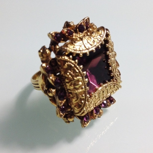 Винтажное кольцо от "Florenza" аметистового цвета