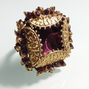 Винтажное кольцо от "Florenza" аметистового цвета