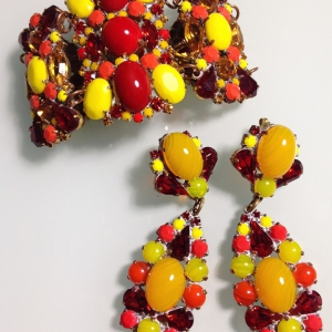 Браслет и серьги от "Lilien Czech" с цветными кристаллами и кабошонами