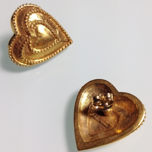 Серьги в форме сердец от "Heritage Museum Replicas" в античном стиле