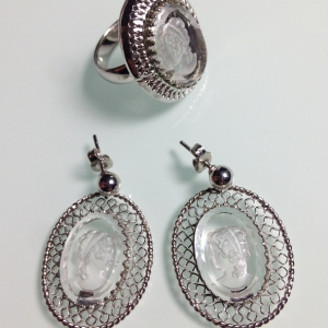 Винтажный браслет-клампер, серьги и кольцо от "Whiting & Davis" с камеей в стекле (Intaglio)