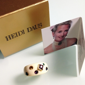 Кольцо от Heidi Daus цвета слоновой кости, размер 7 USA
