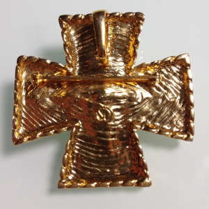 Винтажная брошь от "St. John" в форме креста
