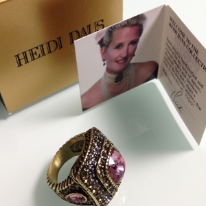 Кольцо от "Heidi Daus" с кристаллами нежно-аметистового цвета, размер 8 USA