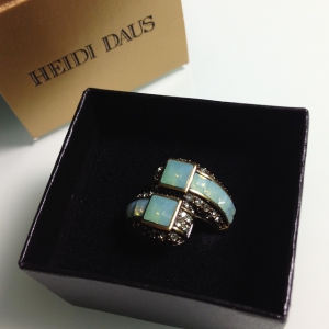 Кольцо от "Heidi Daus" с кристаллами мятного цвета, размер 7 USA
