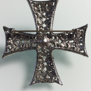 Винтажная брошь от "Weiss" в форме креста