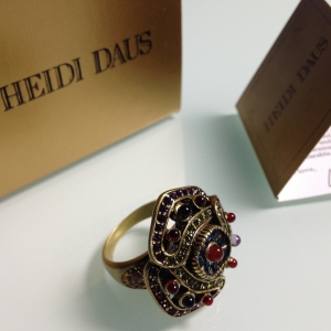 Кольцо от "Heidi Daus" с кристаллами и кабошонами, размер 8 USA