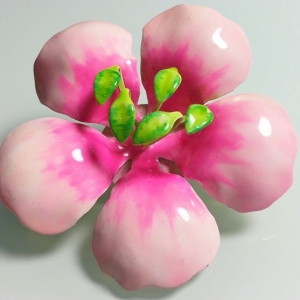 Винтажная брошь цветок "Original by Robert" в форме цветка розового цвета