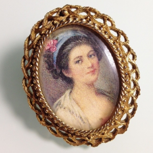 Винтажная брошь от "Florenza" с портретом девушки