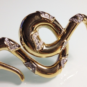 Винтажная брошь от "Givenchy" в форме змеи