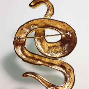 Винтажная брошь от "Givenchy" в форме змеи
