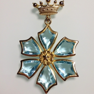 Винтажная брошь от "Accessocraft" с короной и крестом
