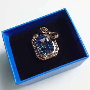 Кольцо от Heidi Daus с кристаллом голубого цвета и бантиком, размер 8 USA