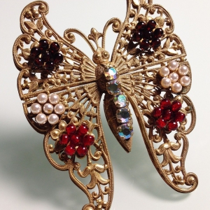 Винтажная брошь от "Miriam Haskell" в форме бабочки