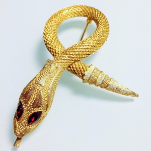 Винтажная брошь от "ART" в форме змеи