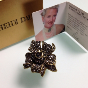Кольцо от "Heidi Daus" в форме цветка, размер 6 USA
