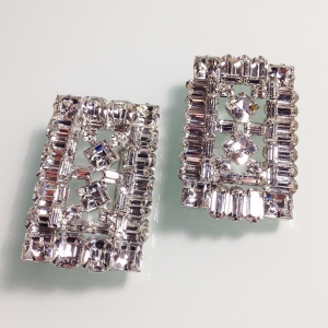 Пара винтажных брошей от "Weiss" в стиле Art Deco с австрийскими кристаллами