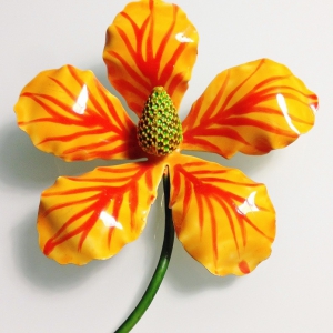 Винтажная брошь от "Original by Robert" в форме цветка гибискуса