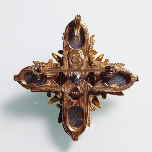 Винтажная брошь от "Premier Designs" в форме креста в византийском стиле
