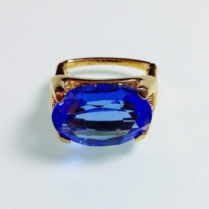 Винтажное кольцо от Vendome с кристаллом голубого цвета