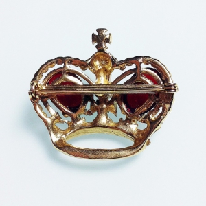 Винтажная брошь в геральдическом стиле в форме императорской короны