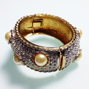 Винтажный браслет-наручник от Ciner с кристаллами и жемчугом