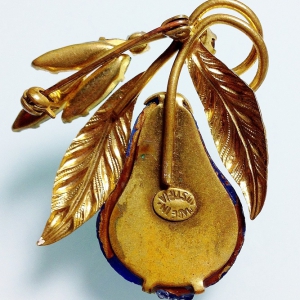 Винтажная брошь от Austria в форме ветви с грушей кобальтового цвета