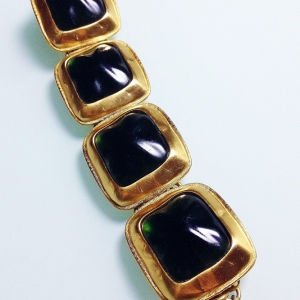 Винтажный браслет от Anne Klein Couture с вставками из смолы