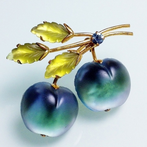 Винтажная брошь от Austria в форме ветви с вишнями бирюзового цвета