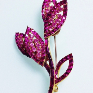 Винтажная брошь от Austria в форме цветка