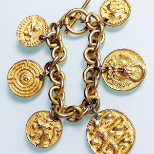 Винтажный чарм-браслет от Anne Klein со львами-монетками