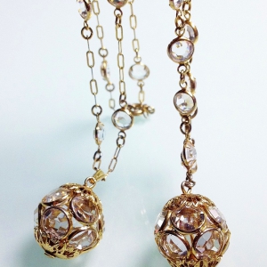 Винтажное колье-цепочка и чарм-браслет с кристаллами bezel
