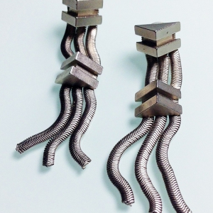 Винтажные серьги от Ingrid Cusson с плоскими цепочками