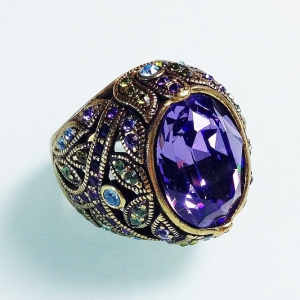 Кольцо от Heidi Daus с кристаллом фиолетового цвета, размер 8 USA